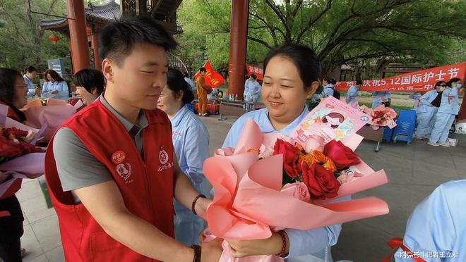 业致敬白衣天使凝聚社会温情凯发k8娱乐唯一沈阳爱心企(图5)