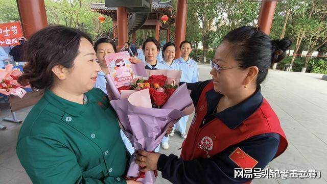 业致敬白衣天使凝聚社会温情凯发k8娱乐唯一沈阳爱心企