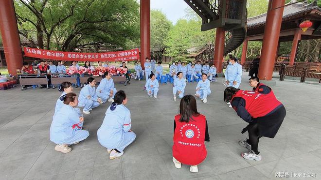 业致敬白衣天使凝聚社会温情凯发k8娱乐唯一沈阳爱心企(图2)